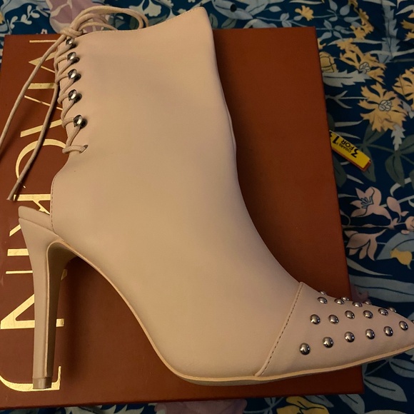 Shoes - Nude pink low boots